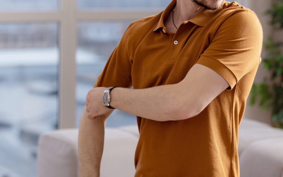 A MEN’S SIMPLE GUIDE TO POLO T-SHIRTS